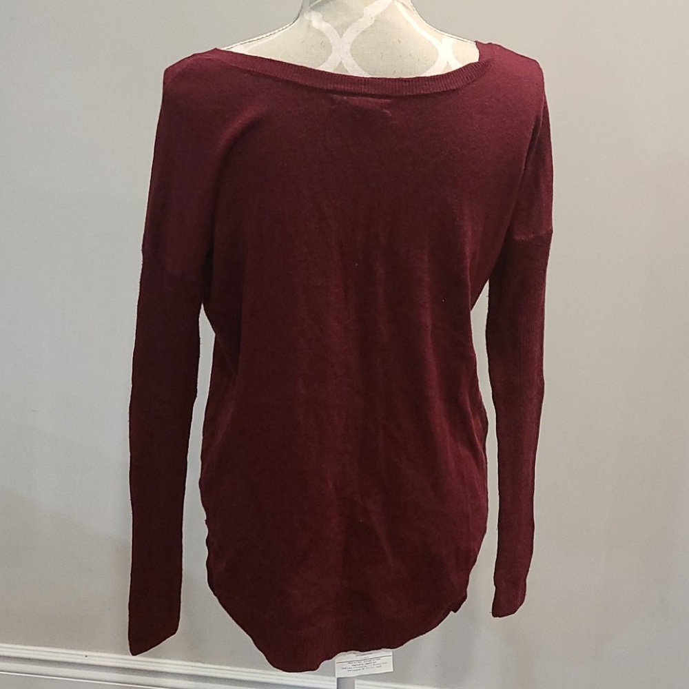 American eagle Burgundy vneck sweater - Picture 3 of 8